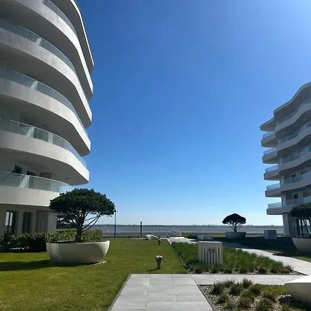 Pearl Coast Luxury Pool